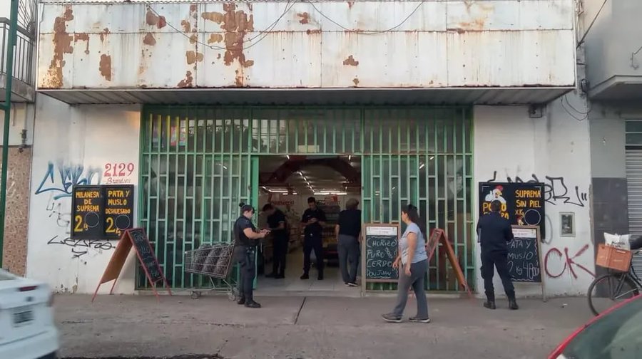 Conmoción en Ituzaingó: encontraron ahorcado a un carnicero dentro del supermercado en el que trabajaba