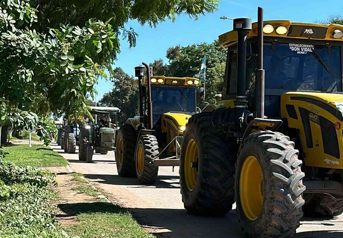 #CHACO El primer ‘tractorazo’ contra la política de Milei y Zdero recorrió las calles de Sáenz Peña