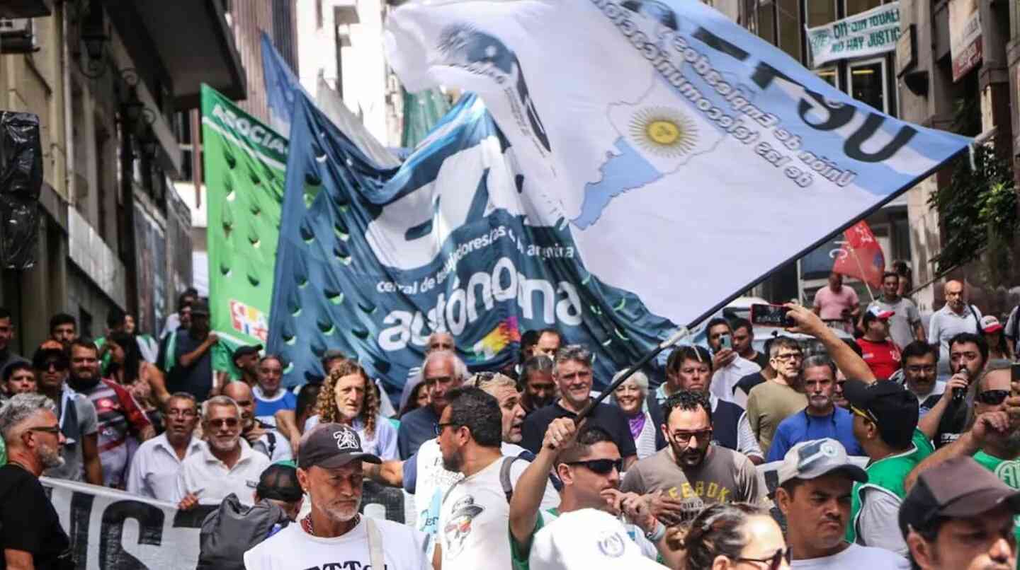 Los gremios estatales evalúan una jornada de protestas para el día previo a la marcha del 1° de mayo