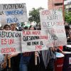 “En defensa de la educación pública” fue multitudinaria la marcha universitaria en Santiago del Estero